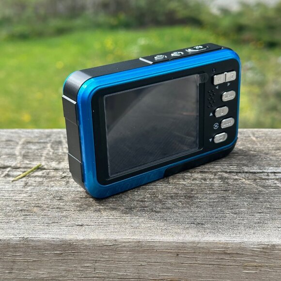 4K Waterproof Dual Screen Photo/Video Camera - Brand New - Picture 2 of 7